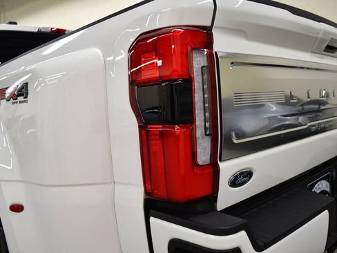 Used 2023 Ford F450 Limited w/ FX4 Off-Road Package AWD/4WD image 39