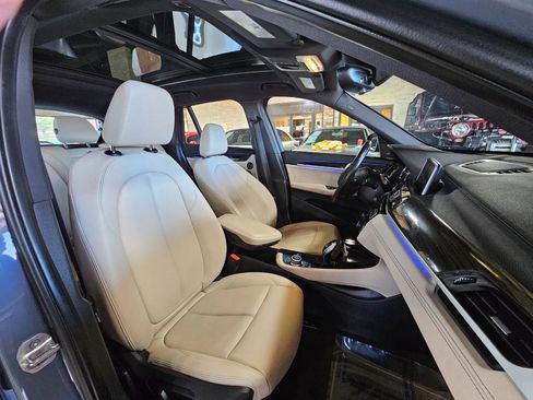 Used 2021 BMW X1 xDrive28i w/ Premium Package image 10