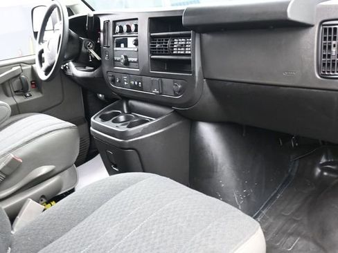 Used 2024 Chevrolet Express 3500 image 25