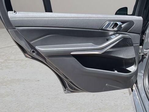 Used 2022 BMW X7 xDrive40i w/ M Sport Package image 14