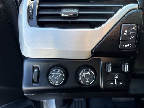 Used 2019 GMC Yukon SLT w/ HD Trailering Package image 10