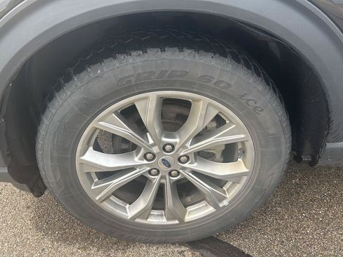 Used 2023 Ford Explorer Limited AWD/4WD image 9