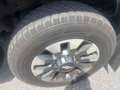 Used 2024 Chevrolet Silverado 2500 Custom w/ Custom Value Package image 9