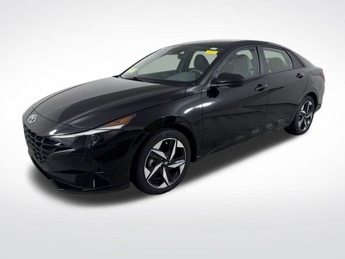 Used 2023 Hyundai Elantra SEL w/ Convenience Package image 9