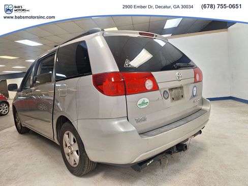 Used 2009 Toyota Sienna FWD image 18