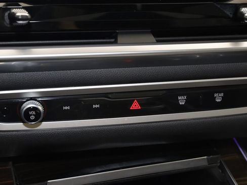 Used 2023 BMW X7 M60i w/ Executive Package image 41