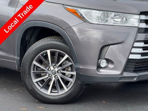 Used 2018 Toyota Highlander XLE image 5