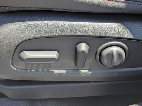 New 2026 Chevrolet Trax RS w/ Sunroof Package FWD image 11