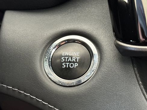 Used 2023 Toyota Highlander XLE image 22