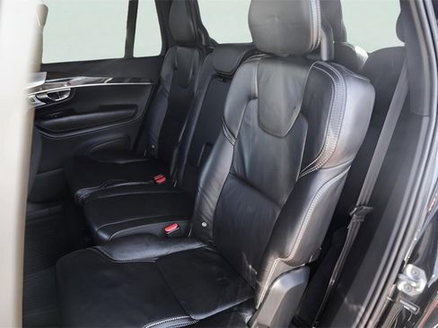Used 2017 Volvo XC90 T6 Momentum w/ Vision Package image 27