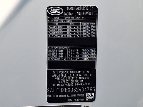 New 2025 Land Rover Defender 110 S image 23