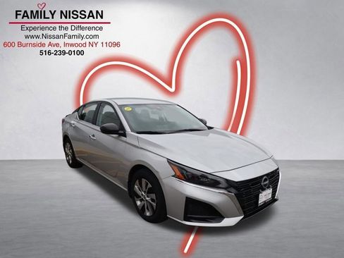 Certified 2025 Nissan Altima 2.5 S image 1