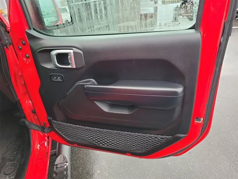 Used 2019 Jeep Wrangler Unlimited Sport S image 36