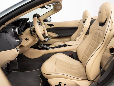 Certified 2019 Ferrari Portofino image 2