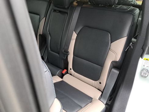 Used 2024 Ford Bronco Wildtrak image 13