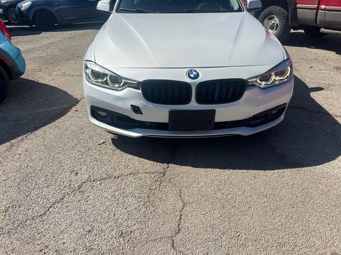 Used 2018 BMW 320i Sedan image 2