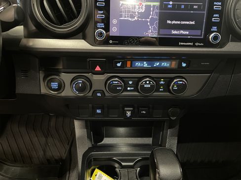 Used 2020 Toyota Tacoma 4x4 Double Cab image 25