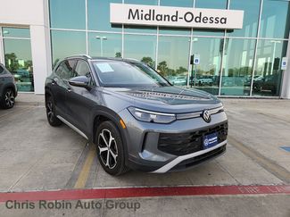 Certified 2025 Volkswagen Tiguan SE video 1