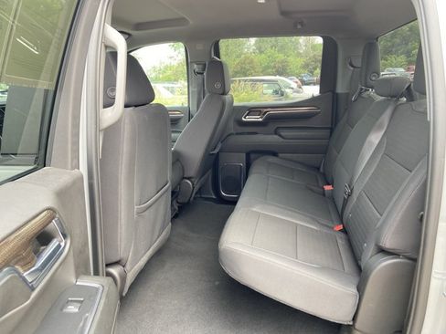 Used 2024 Chevrolet Silverado 1500 LT AWD/4WD image 45