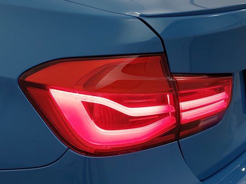 Used 2018 BMW M3 RWD image 35