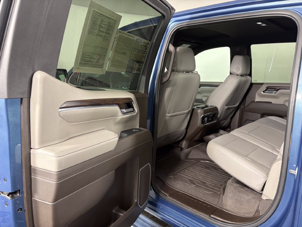 Used 2024 GMC Sierra 1500 SLT w/ SLT Premium Plus Package AWD/4WD image 27