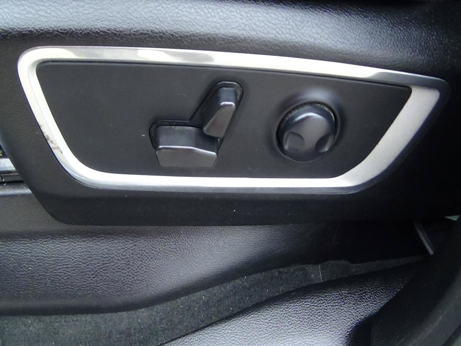 Used 2022 RAM 1500 Laramie AWD/4WD image 16