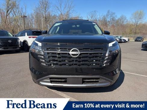 New 2026 Nissan Pathfinder SL image 2