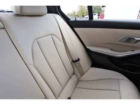 Used 2022 BMW 330i xDrive Sedan w/ Driving Assistance Package image 12