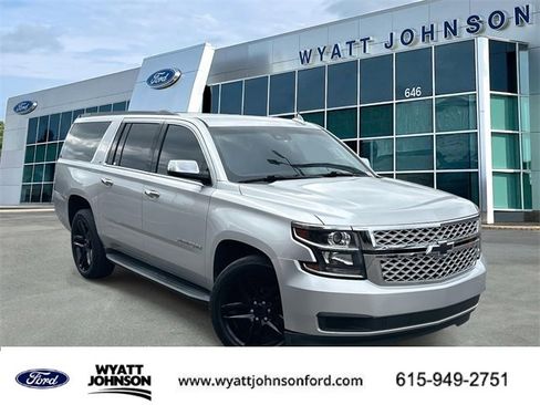 Used 2019 Chevrolet Suburban LT image 1