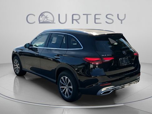 Certified 2026 Mercedes-Benz GLC 300 image 2