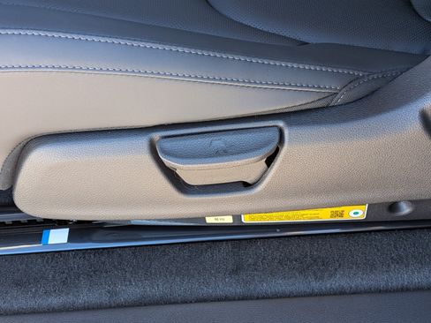 New 2026 Kia Carnival EX image 17