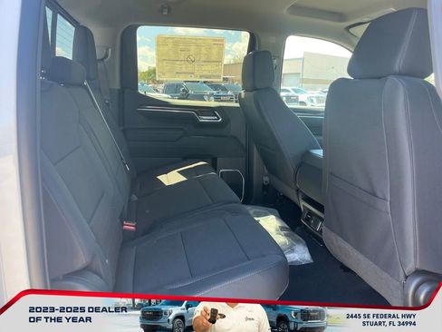 New 2026 GMC Sierra 1500 SLE w/ Preferred Package image 17