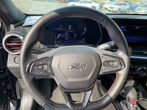 Used 2024 Chevrolet Trax RS w/ Sunroof Package image 29