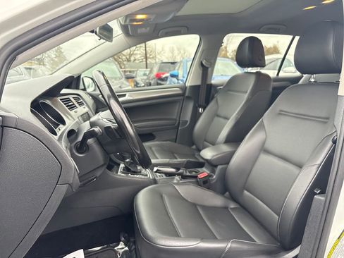Used 2016 Volkswagen Golf SE image 14