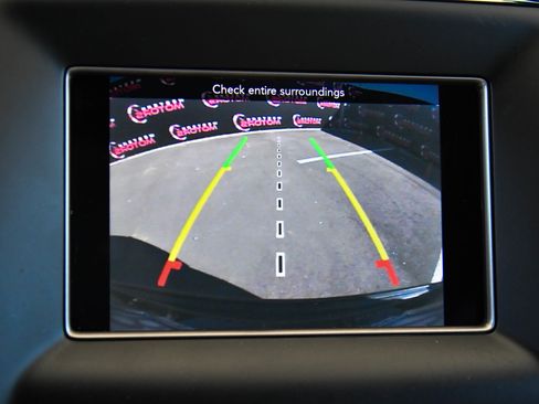 Used 2021 Jeep Grand Cherokee Laredo image 18