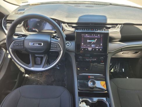Used 2023 Jeep Grand Cherokee L Laredo AWD/4WD image 8