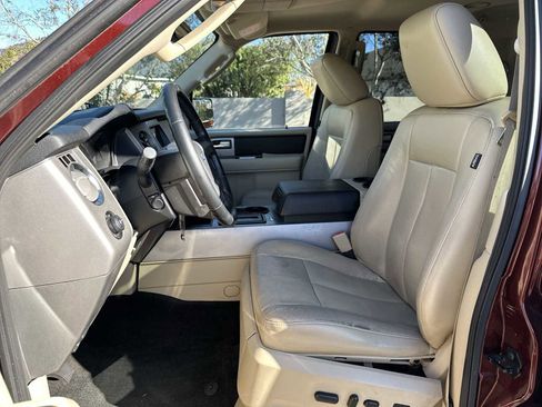 Used 2017 Ford Expedition EL XLT w/ Equipment Group 202A image 15