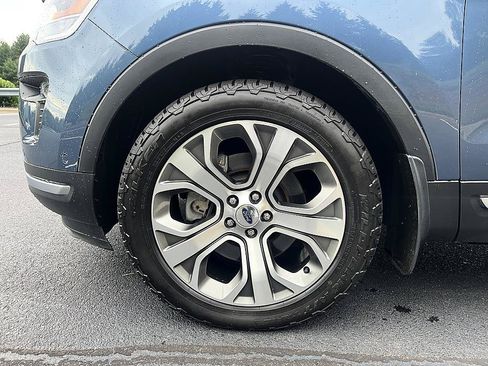 Used 2018 Ford Explorer Platinum AWD/4WD image 10