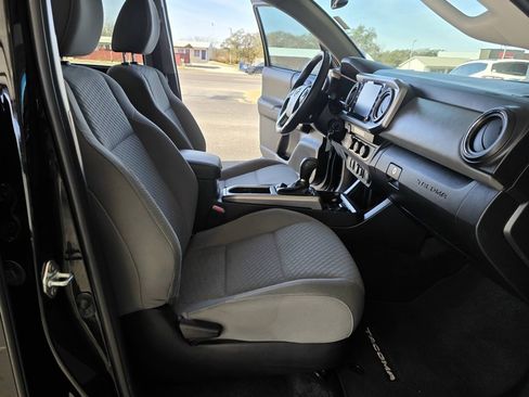 Used 2021 Toyota Tacoma SR5 image 12