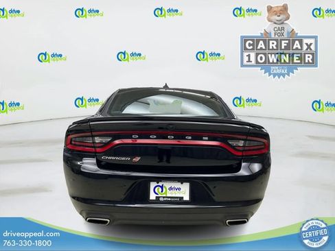 Used 2019 Dodge Charger SXT AWD/4WD image 7
