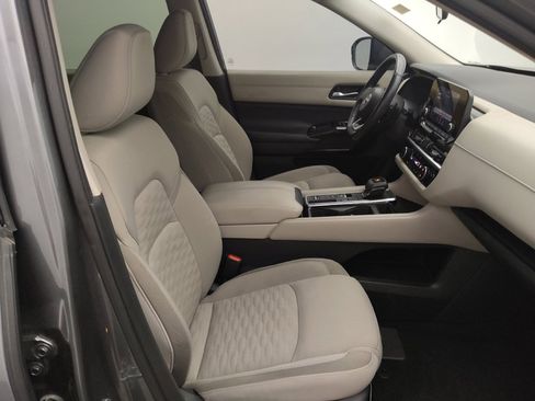 Used 2022 Nissan Pathfinder SV FWD image 21