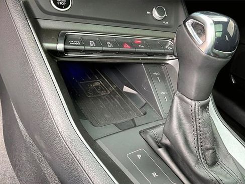 Used 2024 Audi Q3 2.0T Premium Plus w/ Premium Plus Package image 26