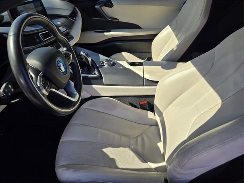 Used 2015 BMW i8 image 13
