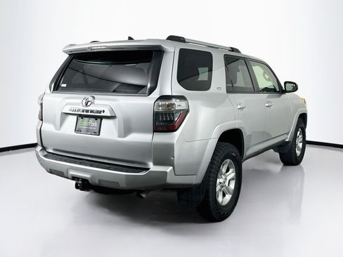 Used 2021 Toyota 4Runner SR5 AWD/4WD image 9