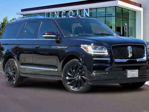 Certified 2021 Lincoln Navigator Reserve AWD/4WD image 2