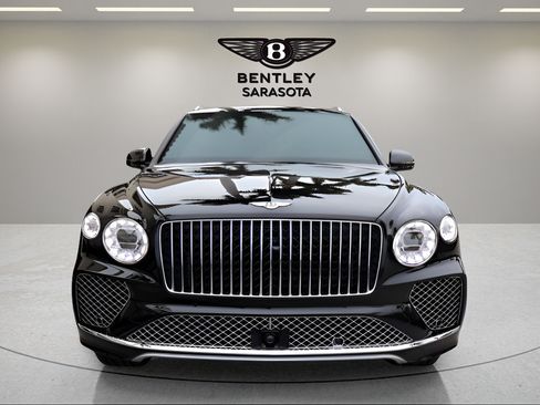 Used 2025 Bentley Bentayga Extended Wheelbase AWD/4WD image 7