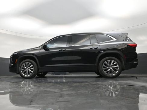 Used 2025 Buick Enclave Preferred w/ Power Package FWD image 21