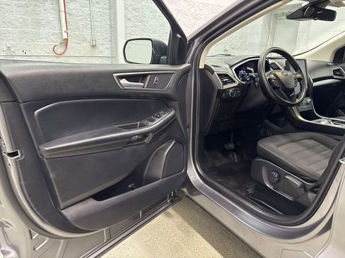 Used 2021 Ford Edge SE AWD/4WD image 12