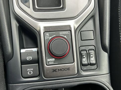 Used 2022 Subaru Forester Premium image 32