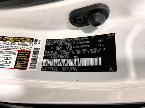 Certified 2024 Toyota Sienna LE image 36